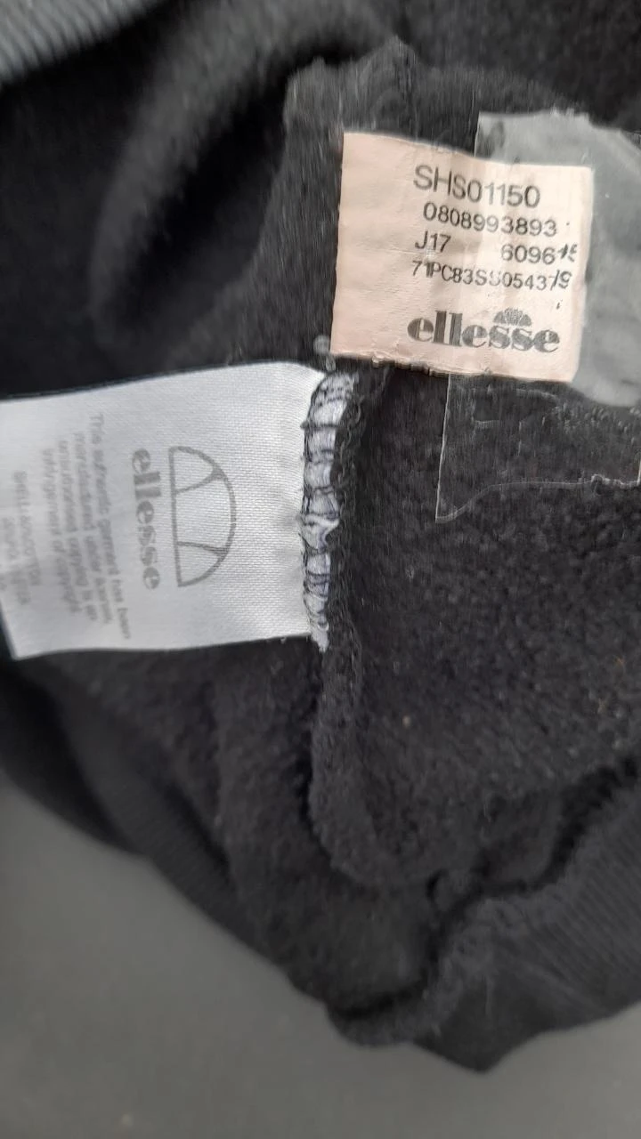 SUÉTER PRETO COM CAPUZ - ELLESSE - TAMANHO XS - n°01 – photo 4